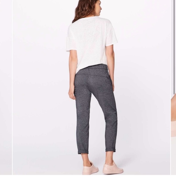 Lululemon ON THE FLY pant size 6 - Picture 3 of 5